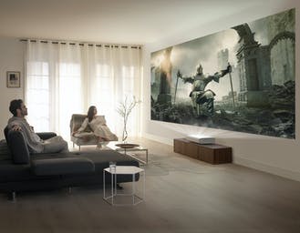 Al momento stai visualizzando Samsung The Premiere, il proiettore triplo laser a tiro corto per schermi da 130 pollici: caratteristiche e prezzi