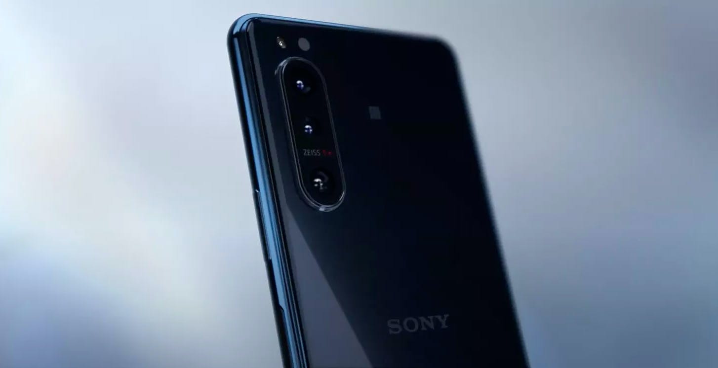 Al momento stai visualizzando Sony Xperia 5 II senza segreti: meglio di Xperia 1 II, e costerà anche meno