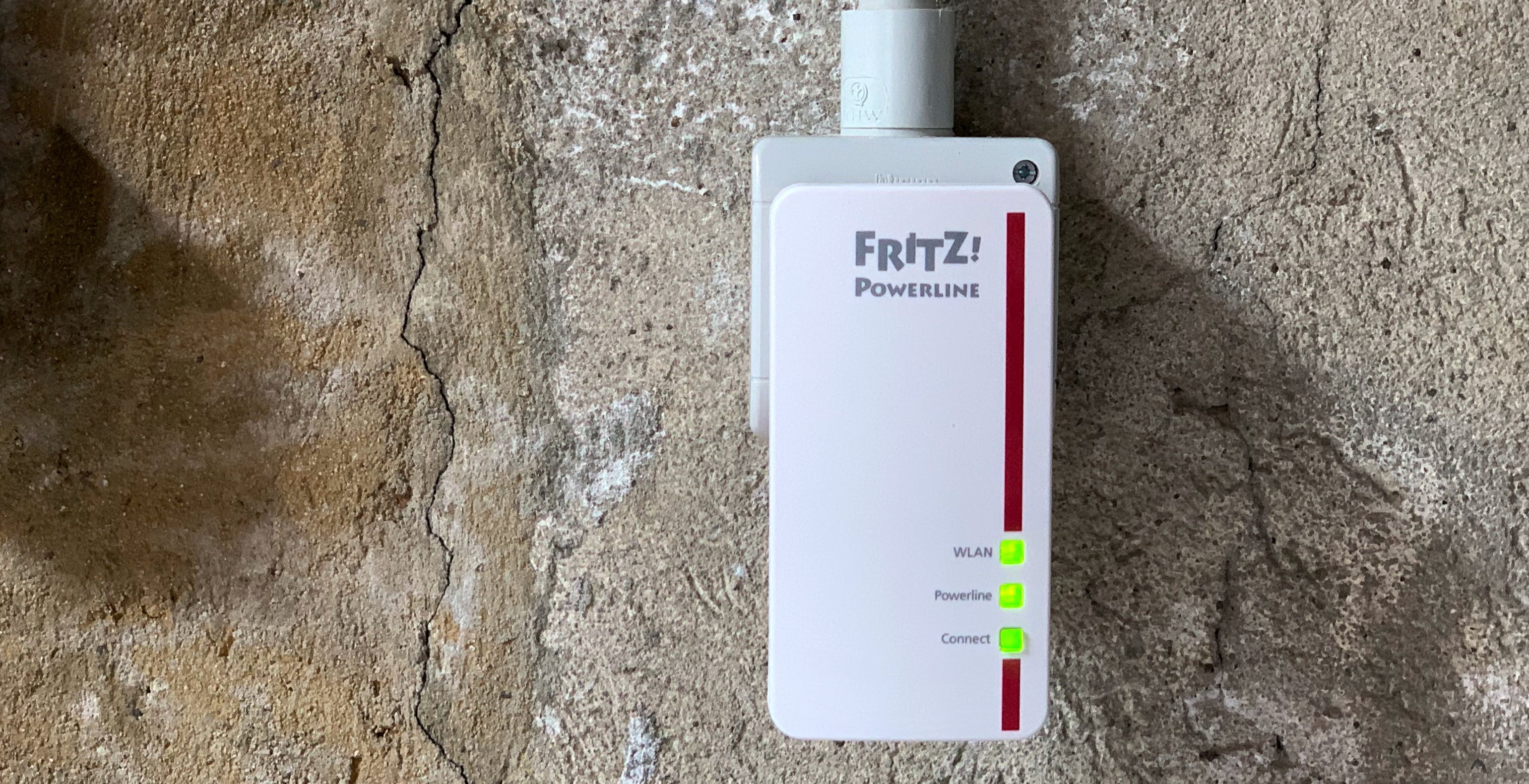 Al momento stai visualizzando Il wifi non funziona bene? Con Fritz!Powerline abbiamo portato Internet nel box, quattro piani più in basso