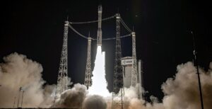 Scopri di più sull'articolo Vega è tornato a volare e ha lanciato 53 satelliti contemporaneamente