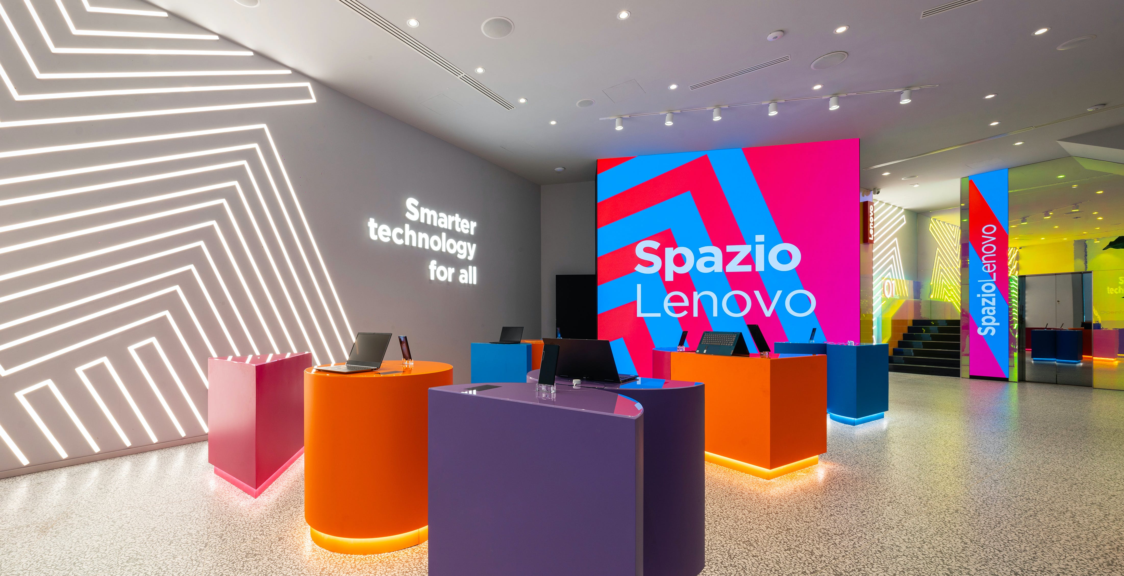 Apre a Milano Spazio Lenovo. Gli italiani saranno i primi a vedere e toccare le novità