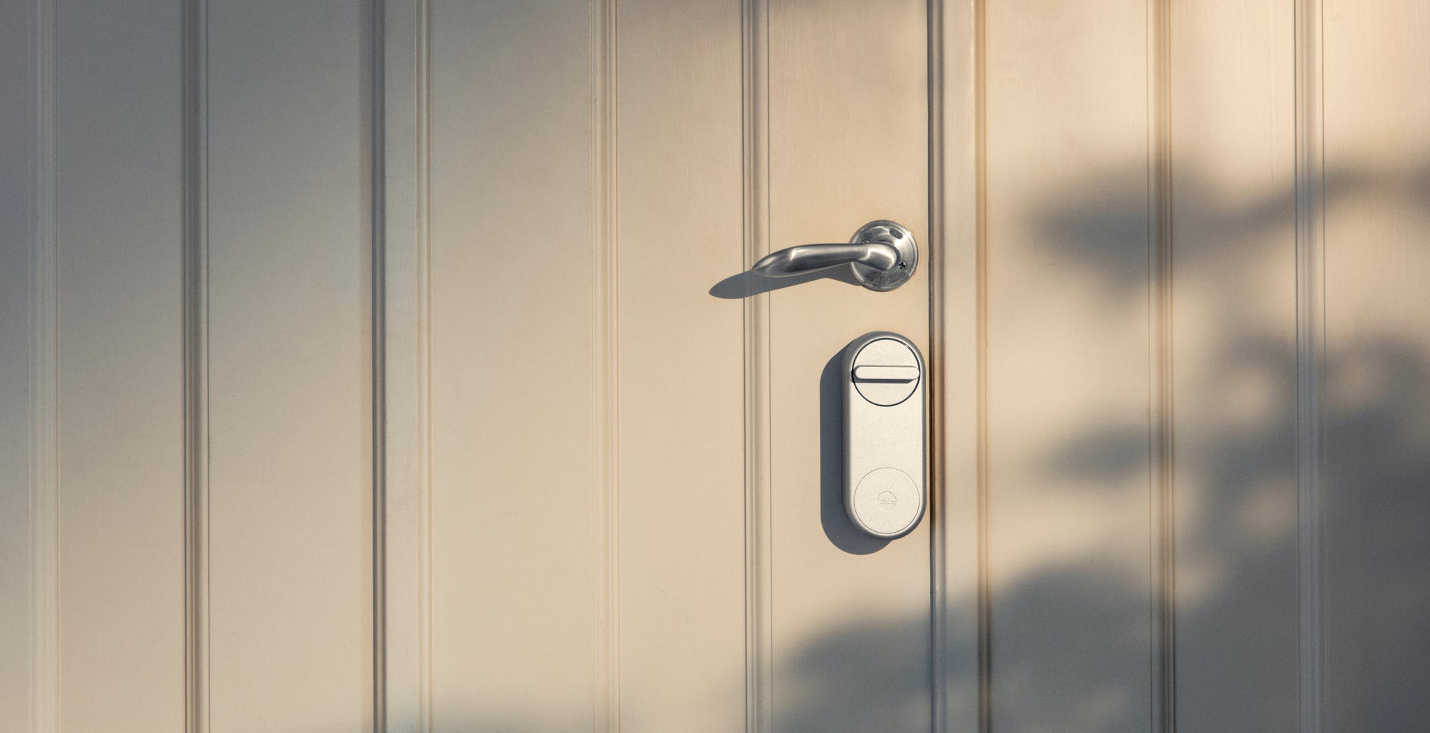 Yale ha annunciato Linus Smart Lock: apri e chiudi la porta da remoto