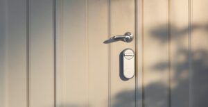 Scopri di più sull'articolo Yale ha annunciato Linus Smart Lock: apri e chiudi la porta da remoto