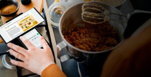 Scopri di più sull'articolo LG Wing ufficiale. Doppio schermo che ruota e modalità gimbal, nessuno smartphone è come lui