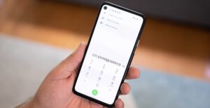 Scopri di più sull'articolo Con la nuova app Telefono di Google, sai quale azienda ti chiama e perché. Disponibile non solo per i Pixel