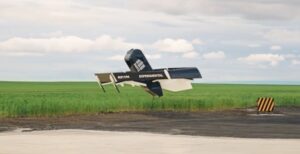 Scopri di più sull'articolo Amazon ha ricevuto il “brevetto di volo”: negli USA potrà consegnare con i droni