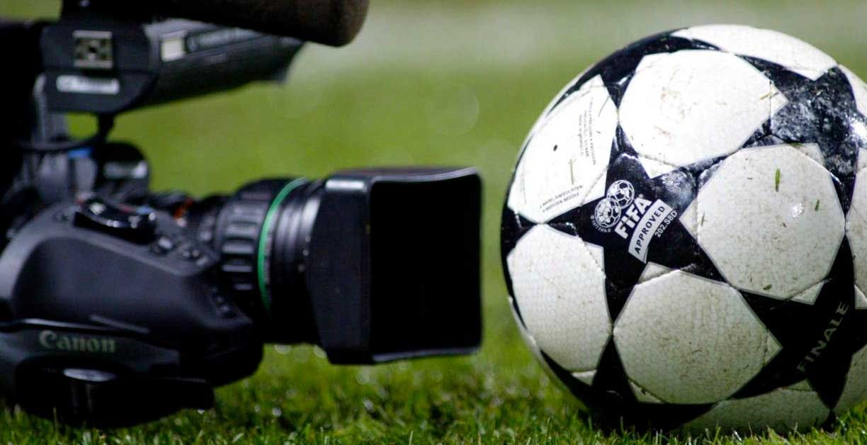 Al momento stai visualizzando Champions League, i diritti TV per il prossimo trienni nelle mani di Amazon, Sky e Mediaset