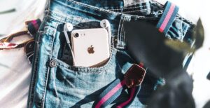 Scopri di più sull'articolo iPhone 12 arriverà senza cuffie in dotazione: nuove conferme