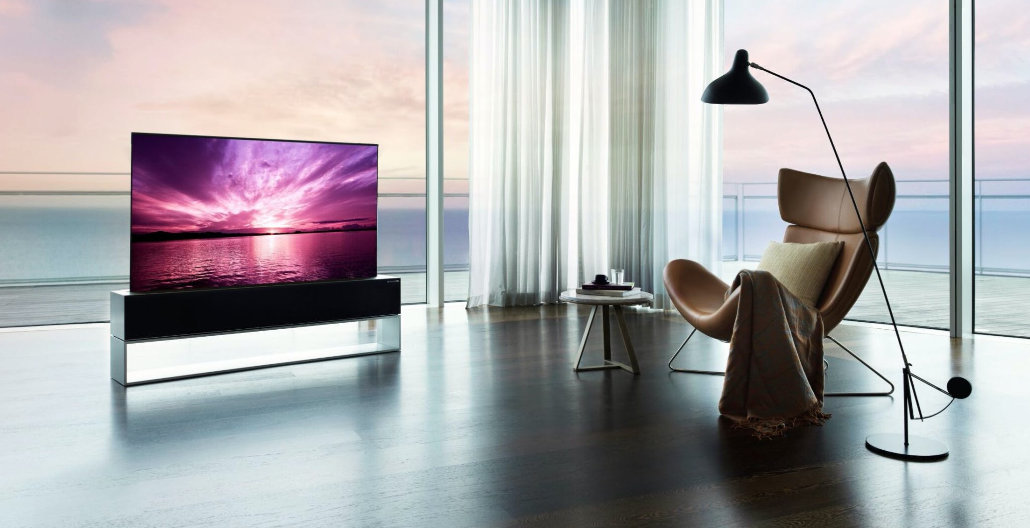 Il primo OLED arrotolabile di LG è un televisore per miliardari