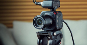 Scopri di più sull'articolo Lumix BGH1, la prima mirroless Panasonic in stile box è pensata per i video creator