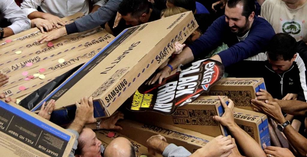 Black Friday e Playstation 5 mettono a dura prova i negozi online. Siti down e code disattese