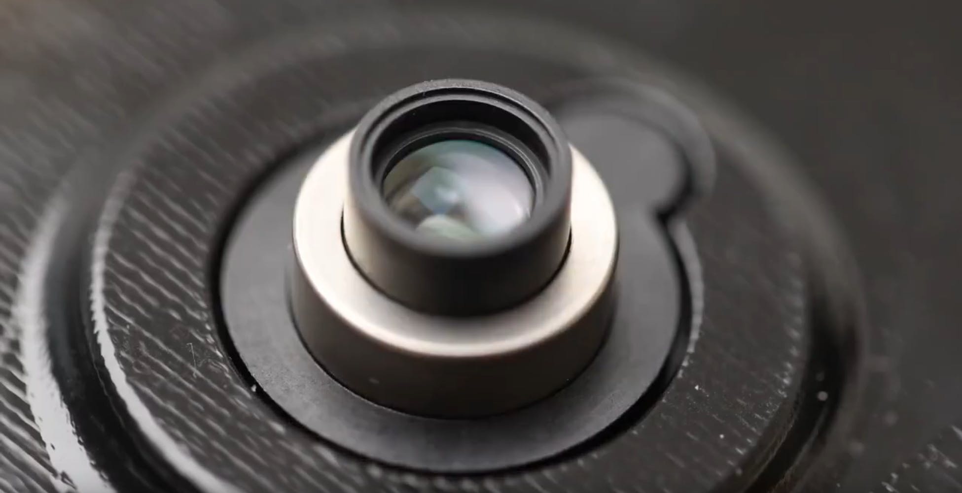 Scopri di più sull'articolo Xiaomi ha inventato la lente retrattile per gli smartphone