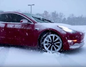 Scopri di più sull'articolo Inverno e auto elettriche: perché l’autonomia diminuisce? Ecco i motivi