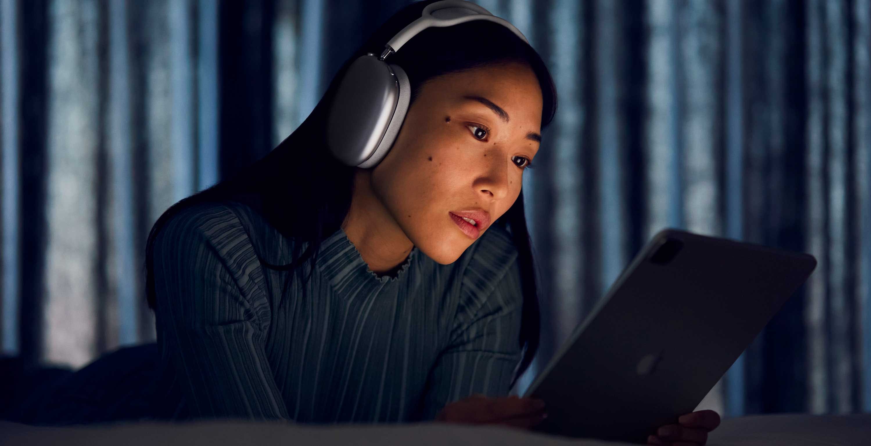 Al momento stai visualizzando AirPods Max: le cuffie con riduzione del rumore di Apple arrivano il 15 dicembre e costano 629 euro