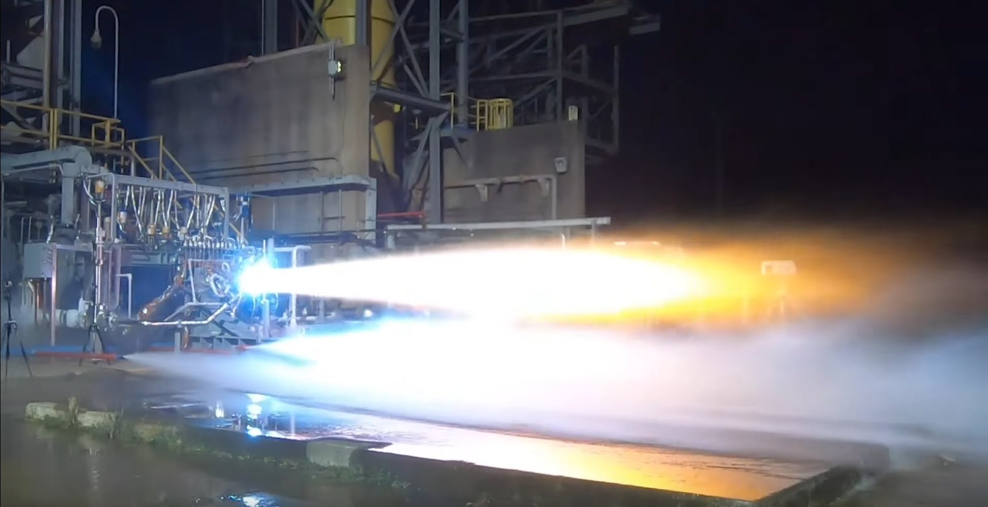 Al momento stai visualizzando Test superato per il motore destinato al lander lunare di Jeff Bezos