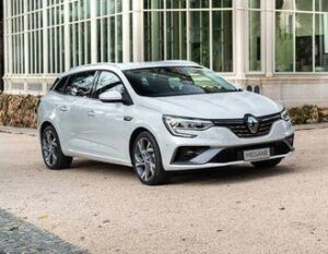 Scopri di più sull'articolo Renault presenta Megane Sporter E-Tech, la plug-in con la tecnologia di Formula 1