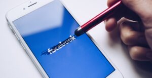 Scopri di più sull'articolo “Facebook è un monopolio, deve vendere WhatsApp e Instagram”. La denuncia negli Stati Uniti