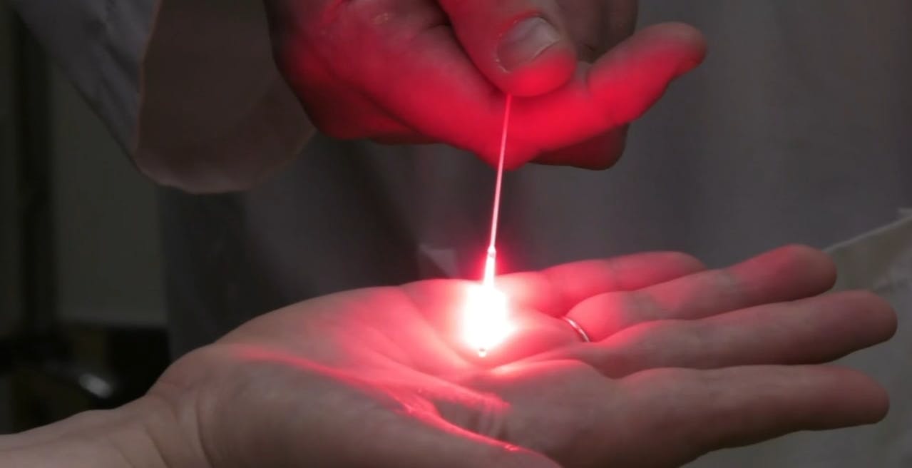 Al momento stai visualizzando Luce contro il cancro. Dalla Corea una terapia fotodinamica che non provoca effetti collaterali