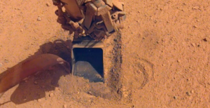 Scopri di più sull'articolo La “talpa” di InSight ha finito di scavare su Marte. È stata battuta dal suolo marziano
