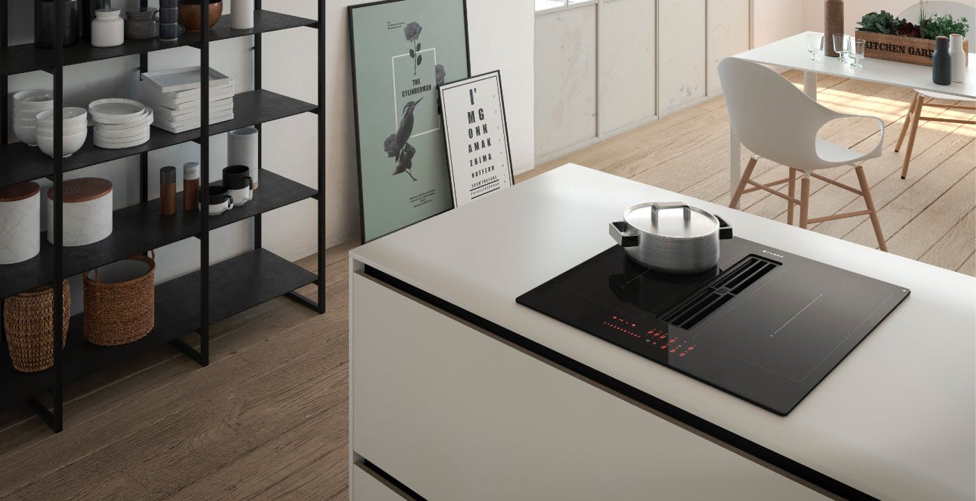 Faber, il piano cottura a induzione con cappa integrata: resiste ai liquidi e modula la potenza automaticamente