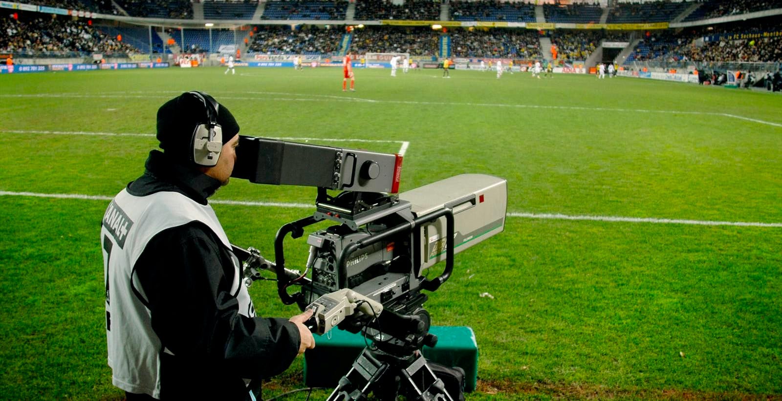 Le mani di Dazn e TIM sulla serie A. Nodo prezzo: la Lega non vuole il calcio a 9.90 euro