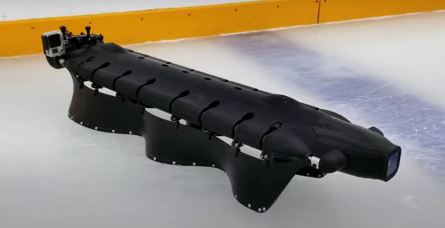 Al momento stai visualizzando Ecco Velox, il robot che pattina, scivola sulla sabbia e nuota come una manta. Esplorerà i fondali marini