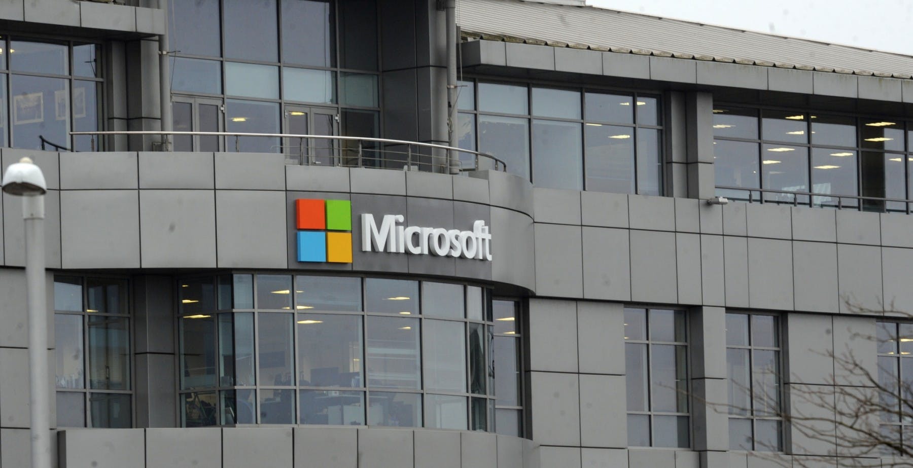 Al momento stai visualizzando Acquistare una nuova Xbox continuerà a essere difficile. Microsoft: “La domanda resterà superiore alla disponibilità”