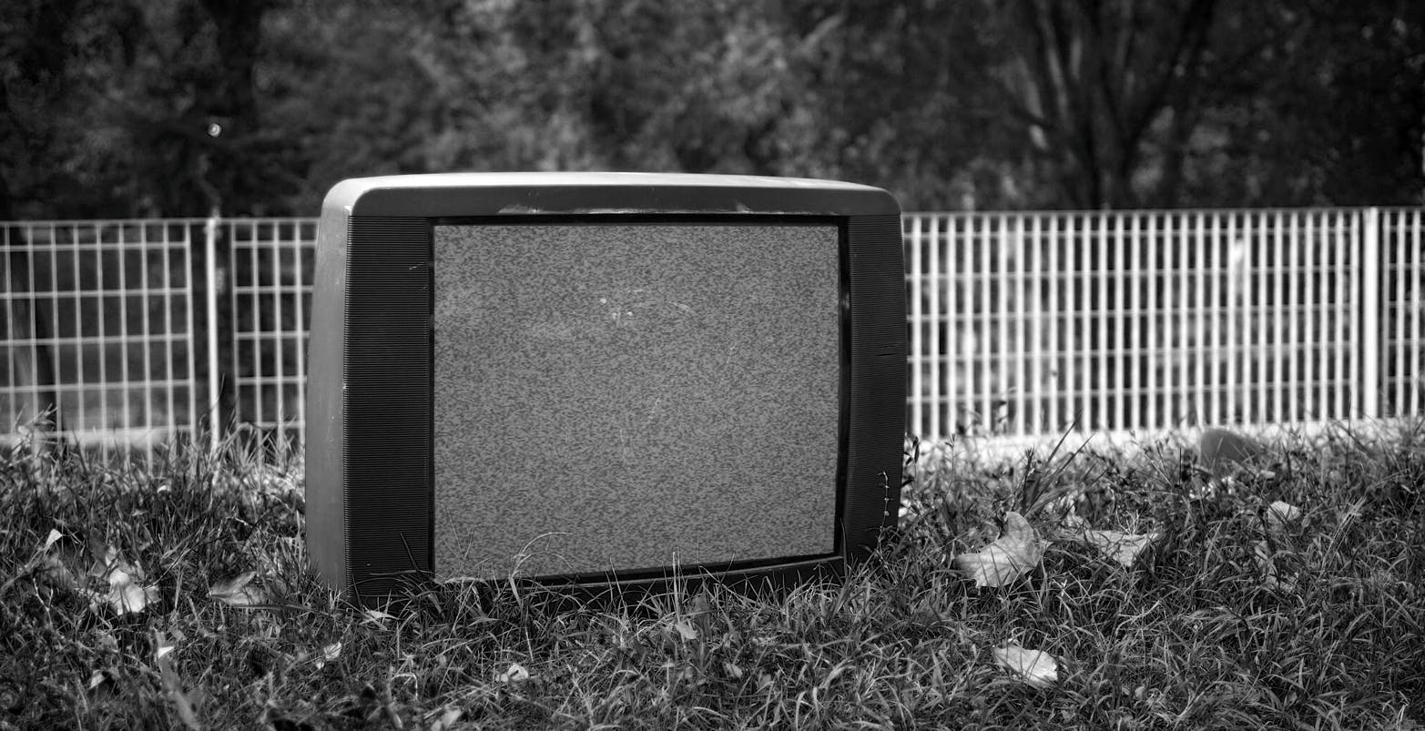 Mercato TV verso l'Armageddon: switch-off e crisi dei semiconduttori preparano la tempesta perfetta