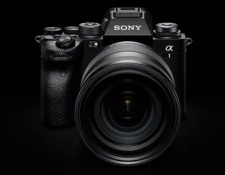 Al momento stai visualizzando Sony A1, la full frame da paura che alza l’asticella: 50 megapixel, video in 4K a 120 fps, 8K e raffiche da 30 fps