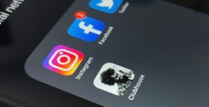 Scopri di più sull'articolo Clubhouse ha un problema: è troppo facile da copiare e tutti lo stanno già facendo