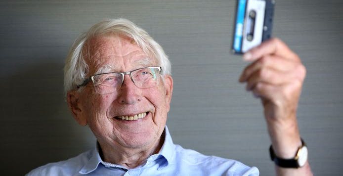 Addio a Lou Ottens: negli anni 60 inventò la musicassetta