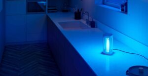 Scopri di più sull'articolo Disinfettare casa con i raggi UV: la prova della Lampada da Tavolo UVC Philips