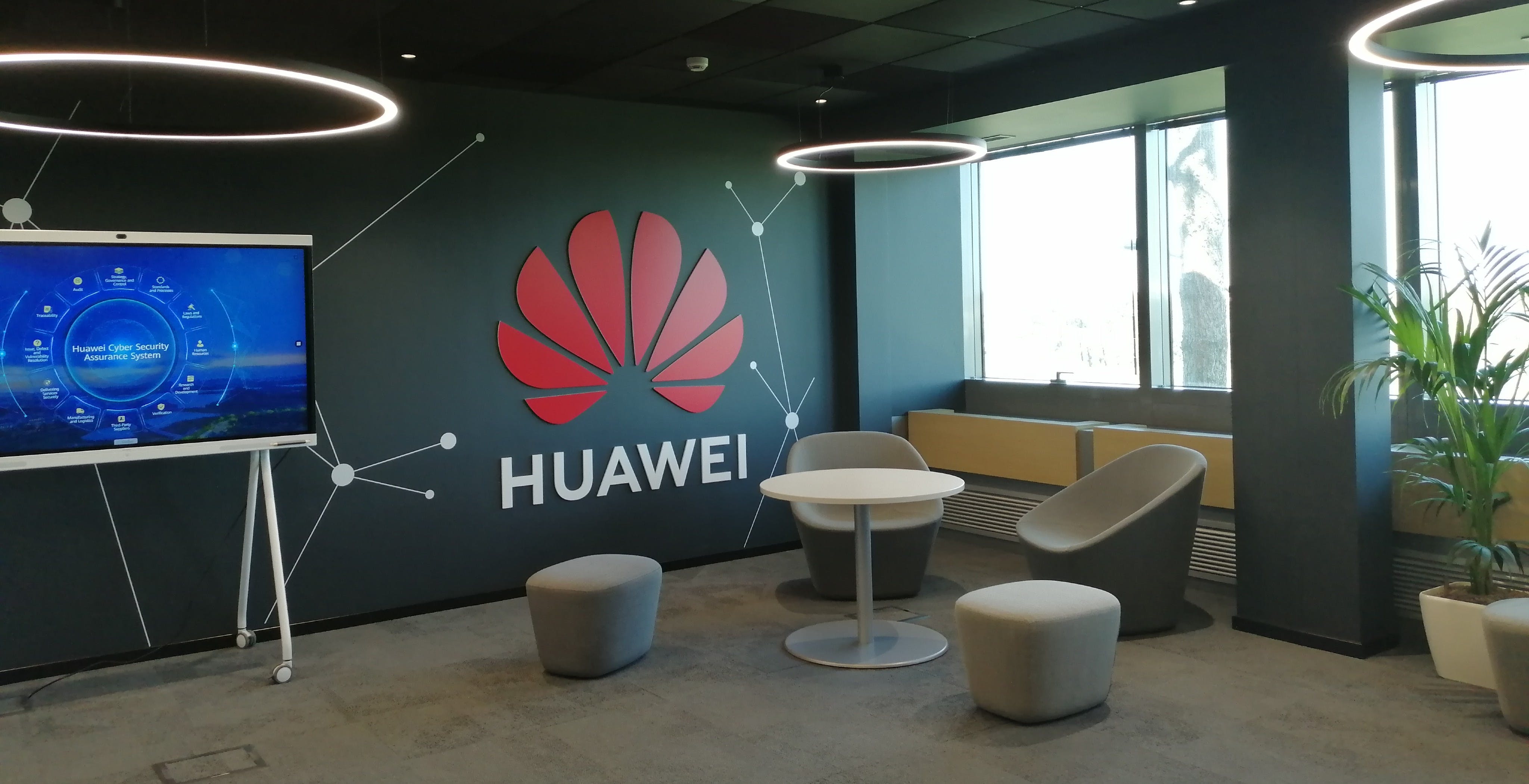 Huawei, aperto il centro di cybersecurity a Roma. De Vecchis: "Lasciamo stare le controversie geopolitiche"