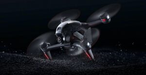 Scopri di più sull'articolo DJI FPV non è un normale drone, è adrenalina pura: riprese 4K a 140 km/h