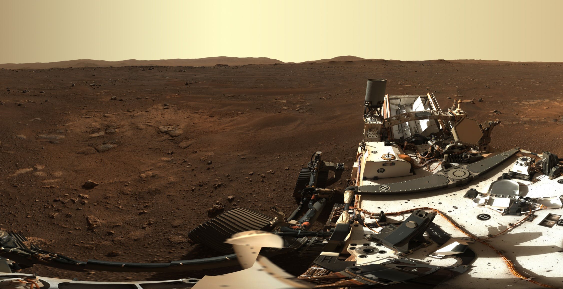 Un panorama a 360 gradi di Marte con un livello di dettaglio incredibile: il primo regalo di Perseverance