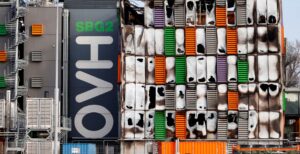 Scopri di più sull'articolo Incendio OVH, che disastro: altro fumo, tutto spento di nuovo. I disagi aumentano