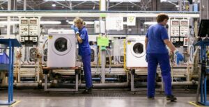 Scopri di più sull'articolo Crisi dei chip, Whirlpool ferma le linee produttive a Varese. Per i dipendenti cassa integrazione