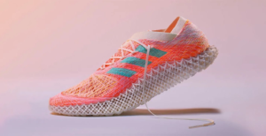 Scopri di più sull'articolo Adidas ha creato un robot che può cucire la scarpa perfetta per il piede dell’atleta in 60 minuti