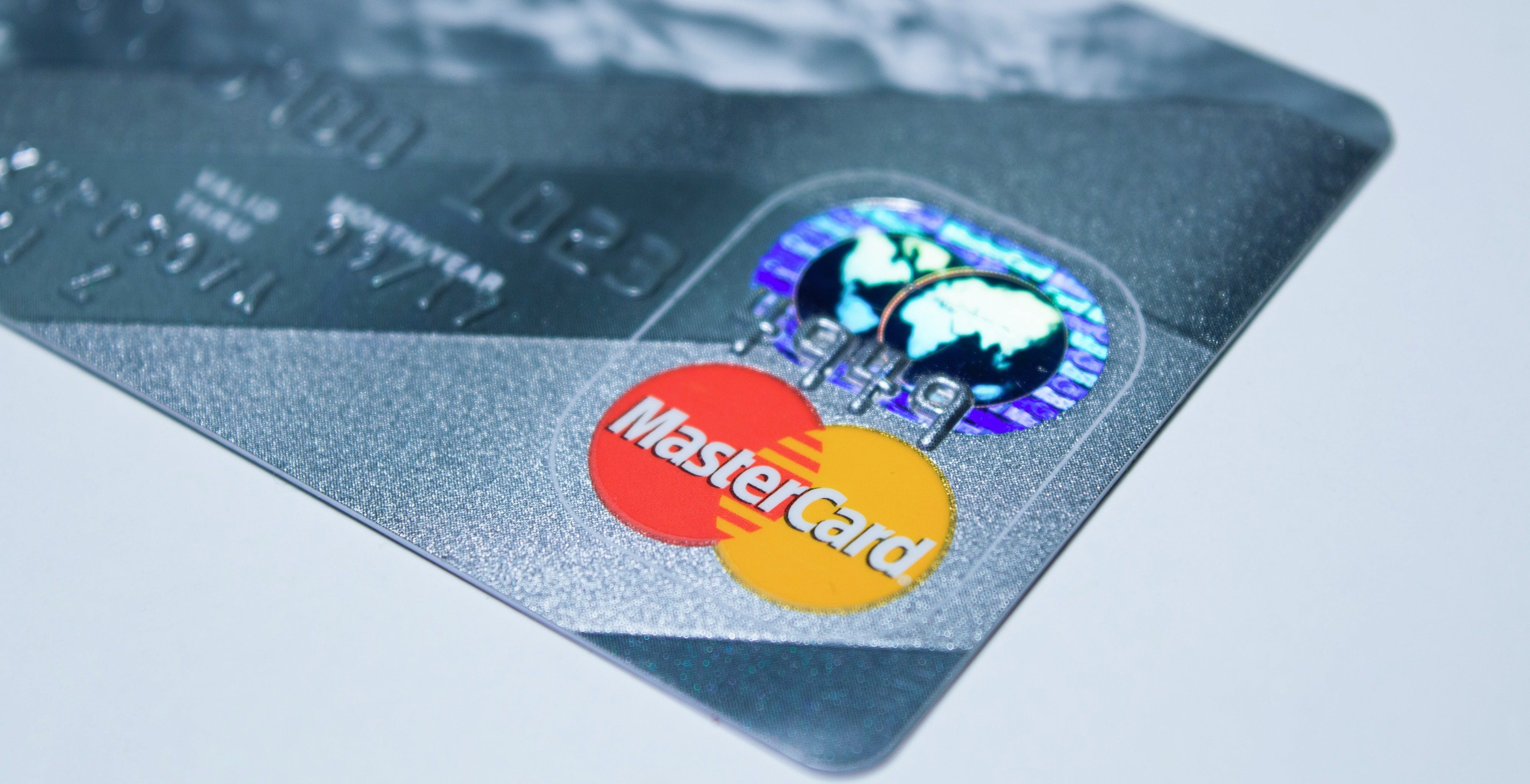 Al momento stai visualizzando Iliad, ricarica online con Mastercard: risolto il problema