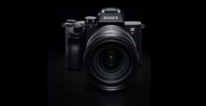 Scopri di più sull'articolo Sony porta sul mercato due nuove mirrorless full frame, ma non vuole che si sappia