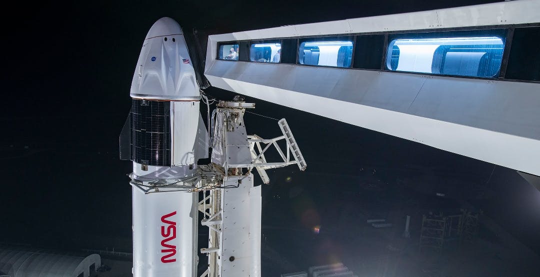 Oggi SpaceX porterà astronauti nello spazio riutilizzando sia razzo che astronave Crew Dragon