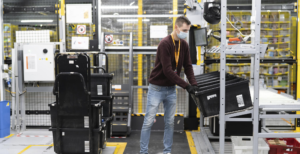 Scopri di più sull'articolo Amazon apre i suoi centri di distribuzione: il tour virtuale è gratuito