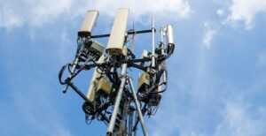 Scopri di più sull'articolo L’Italia pronta ad alzare i limiti di emissione elettromagnetica per adeguarsi all’Europa. I no-5G iniziano lo sciopero della fame