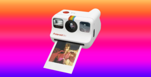 Scopri di più sull'articolo Ecco Polaroid Go, la macchina fotografica istantanea più piccola del mondo