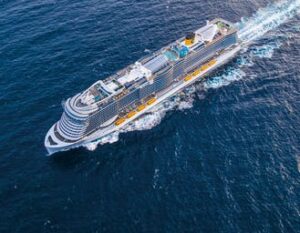 Scopri di più sull'articolo L’incredibile tecnologia della Costa Smeralda: plancia, motori, teatri, regie video, diffusione audio e impianti di una città in mezzo al mare