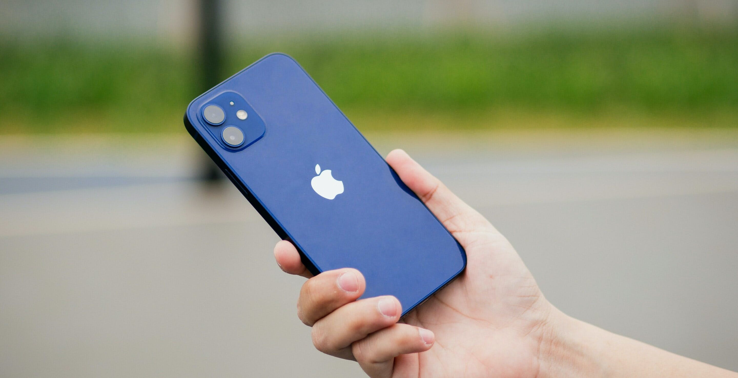 iPhone 12 re delle vendite a gennaio. Sei dei 10 smartphone più venduti sono Apple