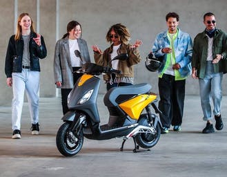 Al momento stai visualizzando Dopo la Vespa, Piaggio è pronta con lo scooter elettrico per tutti: ecco One