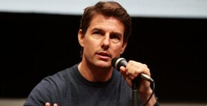 Scopri di più sull'articolo I Golden Globe 2022 a rischio. Tom Cruise ha restituito i premi ricevuti: le ragioni