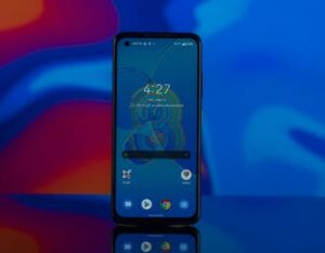 Scopri di più sull'articolo Recensione Asus Zenfone 8. Davide prende a schiaffi Golia