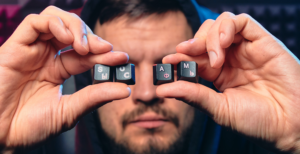 Scopri di più sull'articolo Recensioni false in cambio di prodotti. Trovato un database di 200.000 persone che truffavano Amazon